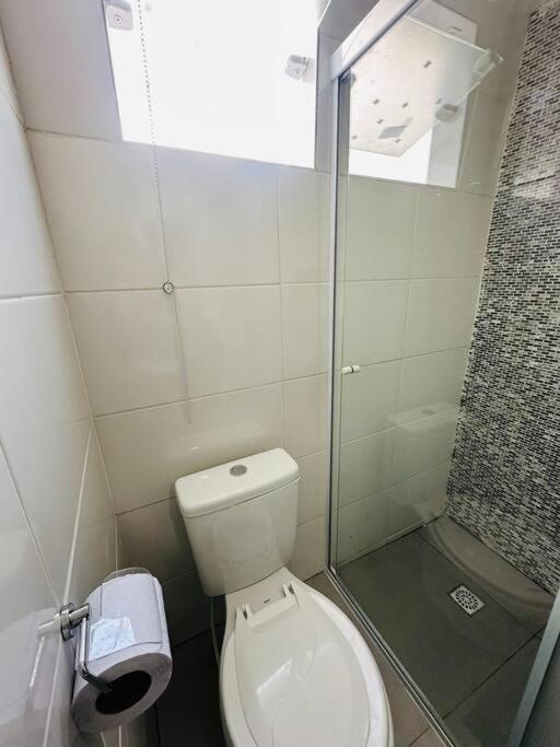Mobiliado E Confortavel Zn - Cod 06 Apartamento